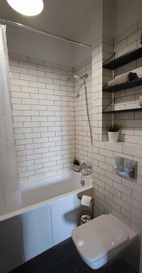 Appartamento Przestronny Apartament W Centrum Varsavia Esterno foto